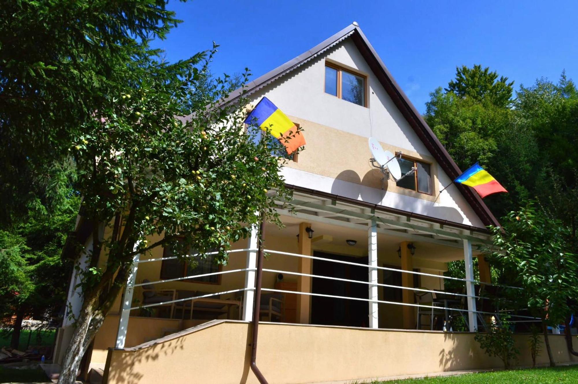 Hotel Casa Aris Lepsa Vrancea Exterior foto